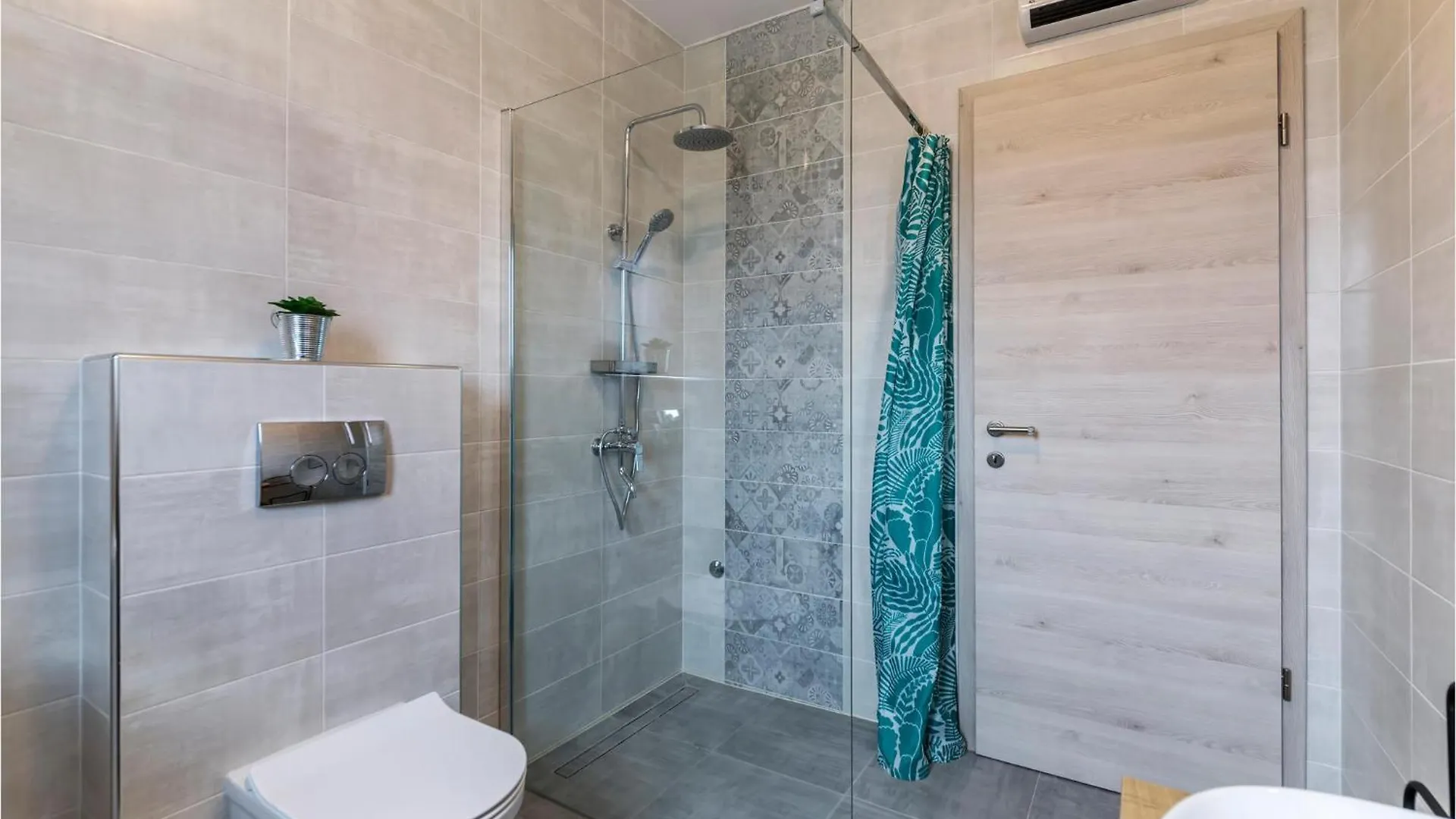1 Bedroom Amazing Apartment In Peroj 0*,  Chorvatsko