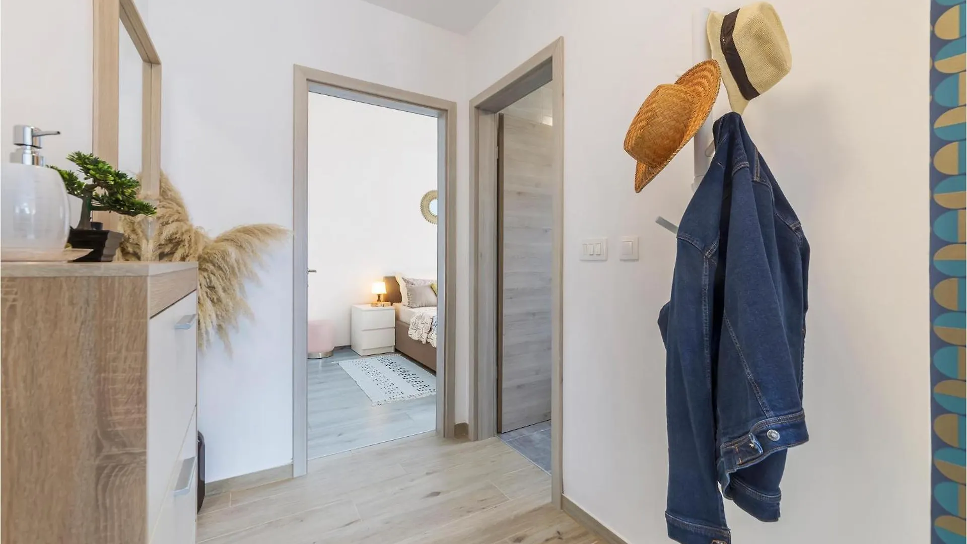 1 Bedroom Amazing Apartment In Peroj